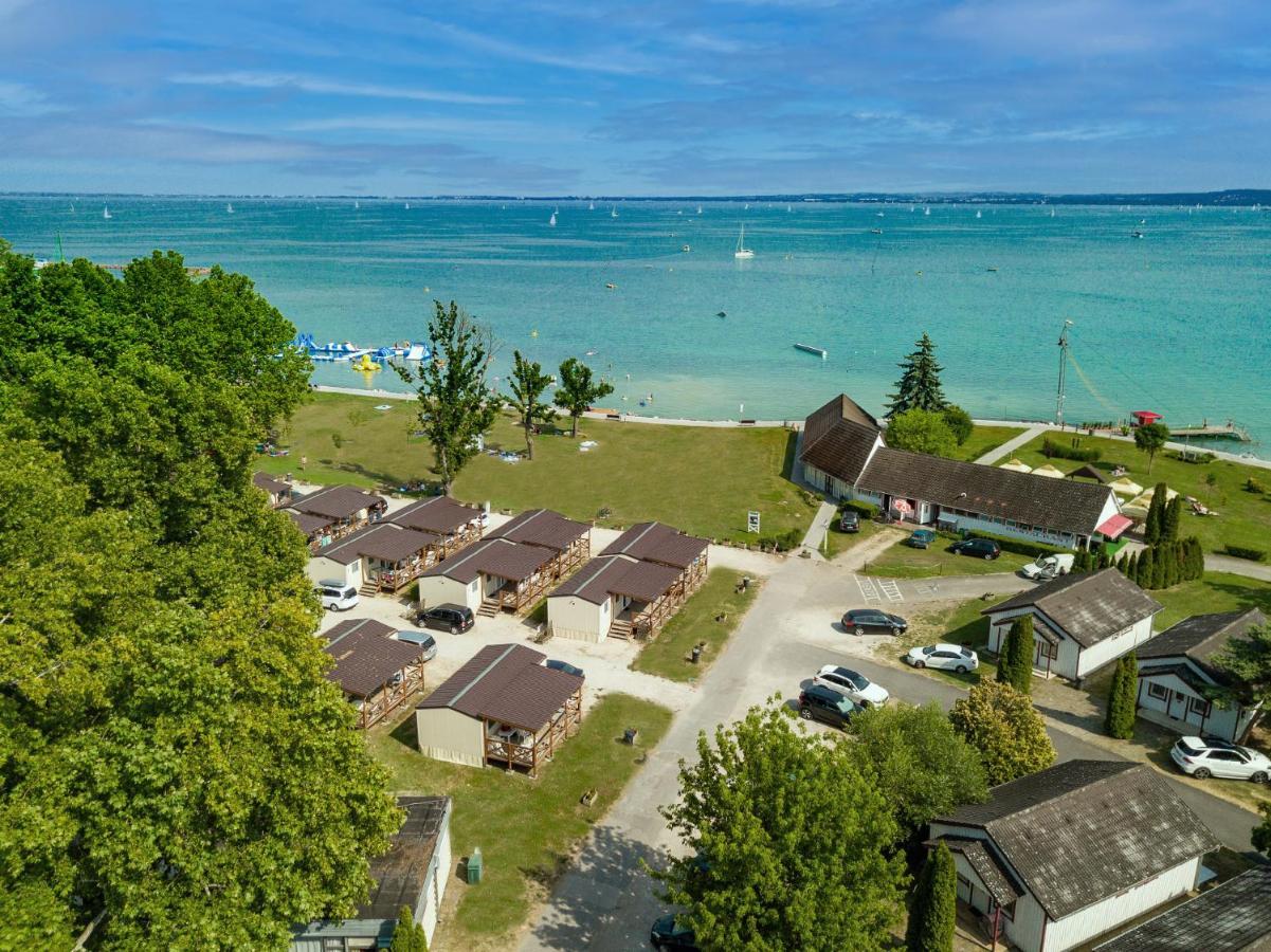 Balatontourist Fuered Camping & Bungalows Балатонфюред Екстер'єр фото