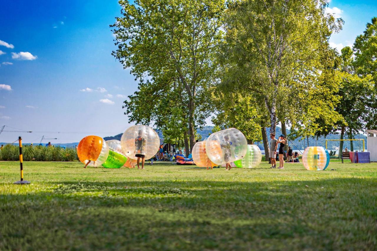 Balatontourist Fuered Camping & Bungalows Балатонфюред Екстер'єр фото