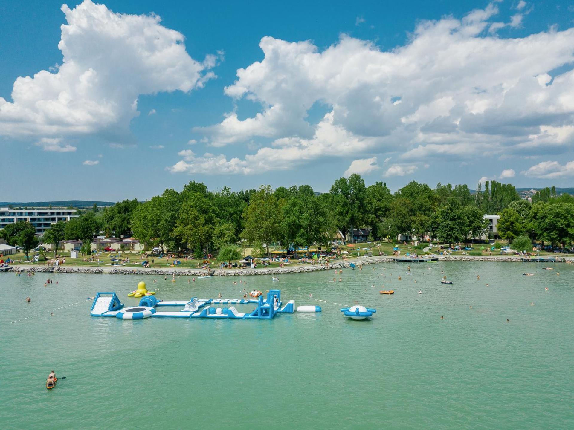 Balatontourist Fuered Camping & Bungalows Балатонфюред Екстер'єр фото