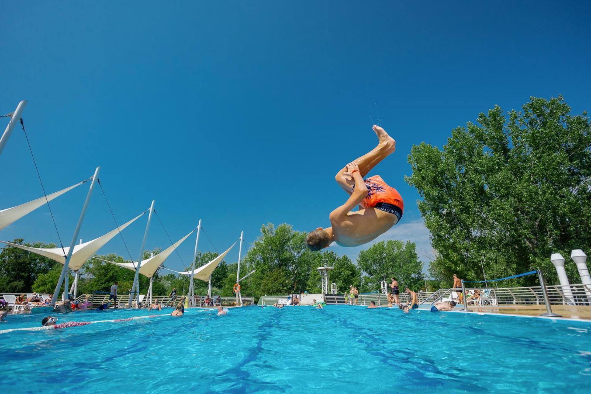Balatontourist Fuered Camping & Bungalows Балатонфюред Екстер'єр фото